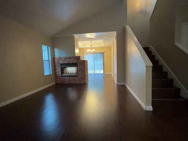 Building Photo - "Charming 4-Bedroom Oasis with 2 Full Bath...