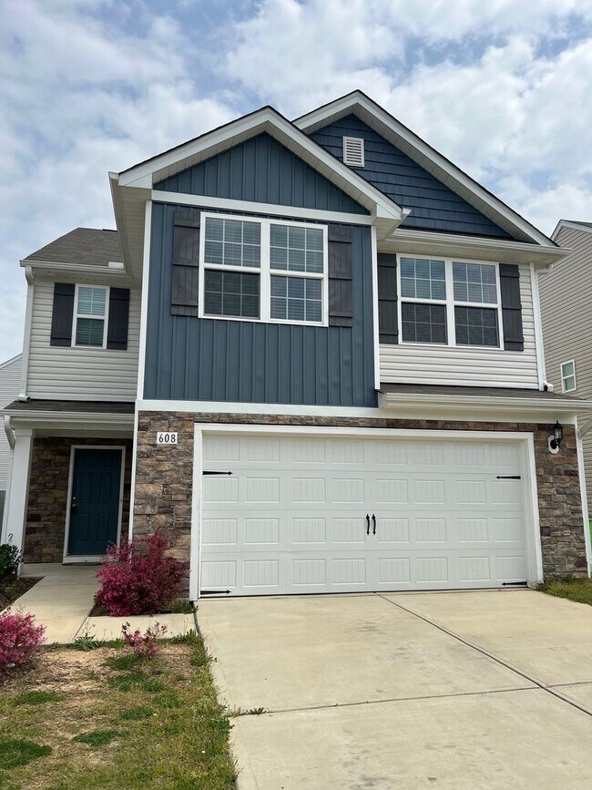 Foto del edificio - Charming 3 Bedroom Home Located In Zebulon NC!!!