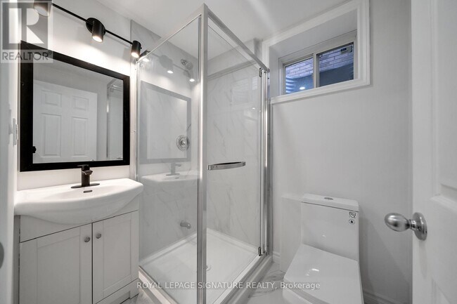 Building Photo - 21 Lockyer Dr