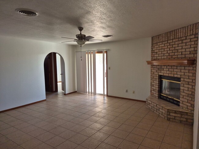 Foto del edificio - 3 Bedroom 2 Bath