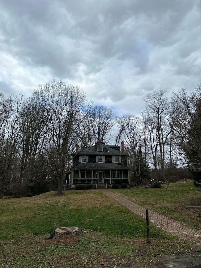 Foto del edificio - Greenville home on private property