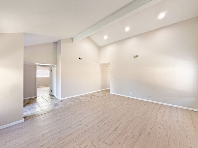 Foto del edificio - SD: Spacious 4BD/2BA Home in Mira Mesa with Large Backyard, 2-Car Garage & In-Unit Laundry
