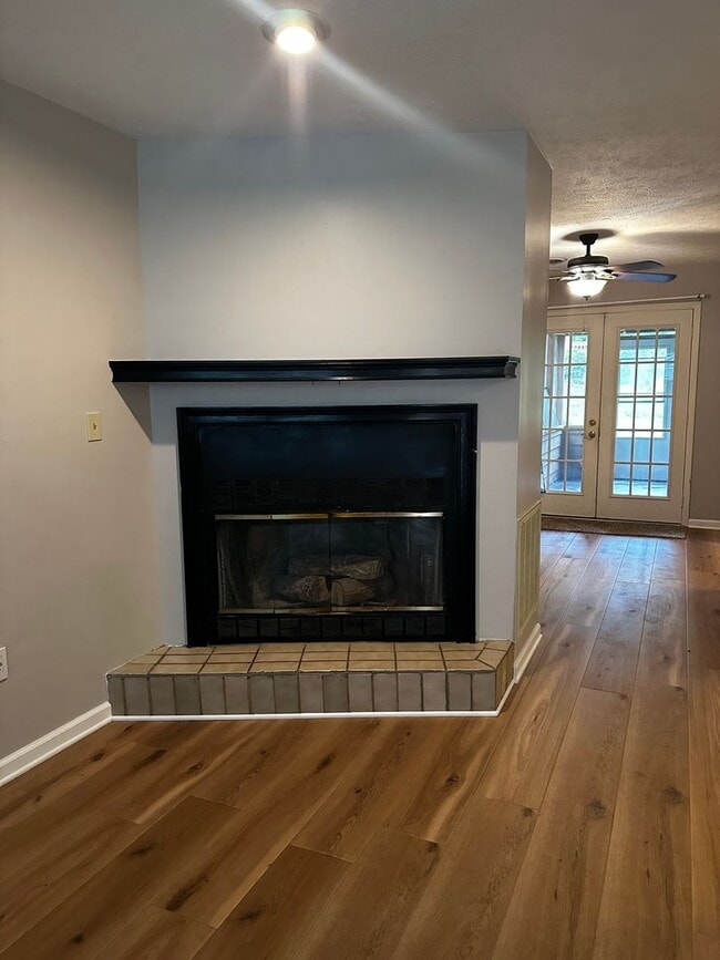 Building Photo - 2 Bedroom/2.5 Bath in Lyn Mar Downs