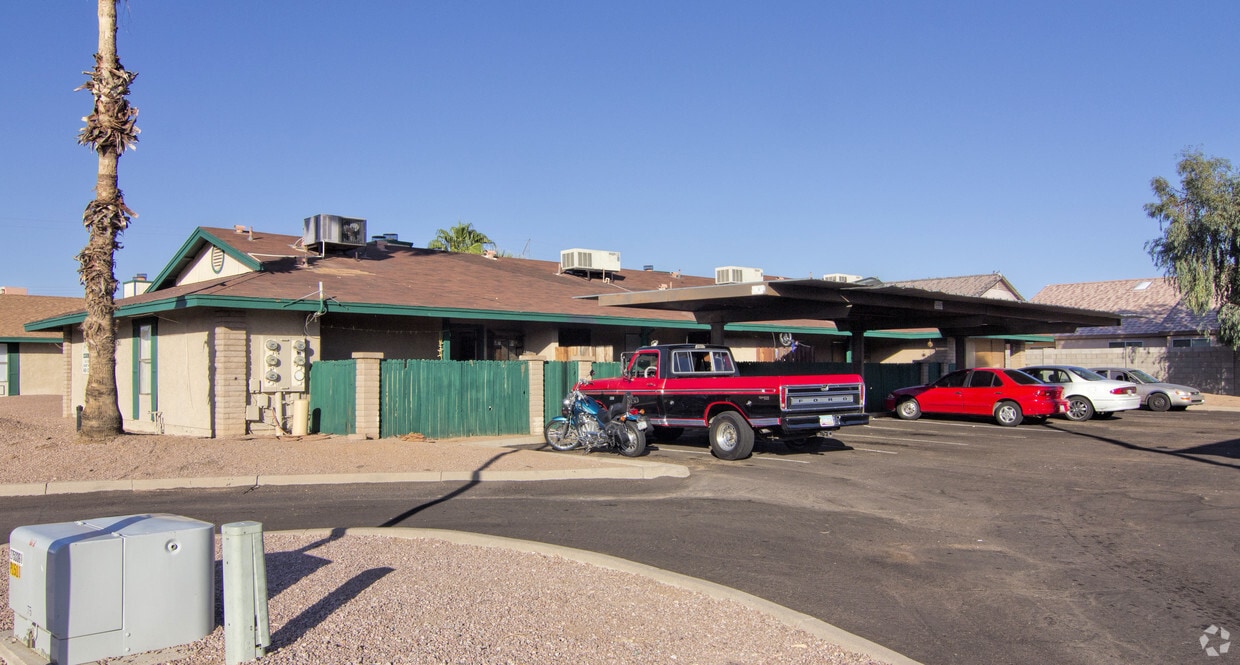 Building Photo - 511 N 64th Pl