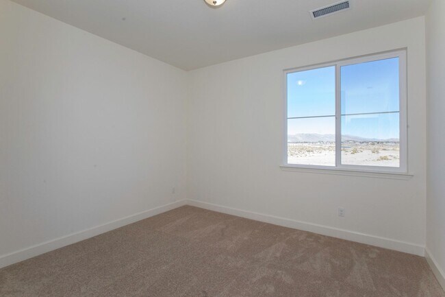 Foto del edificio - 2018 Lennar smart home. 4bed/2.5bath/3car....