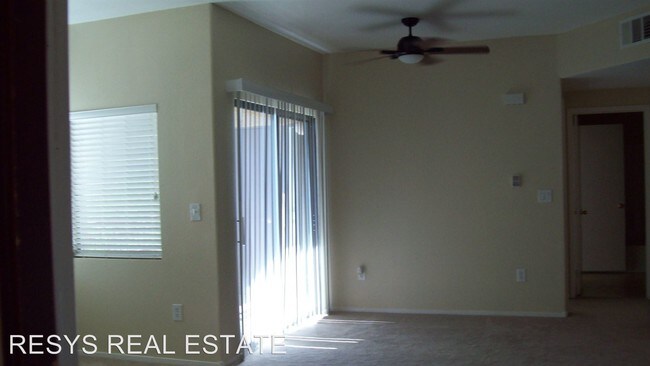 Building Photo - 8250 N Grand Canyon Dr