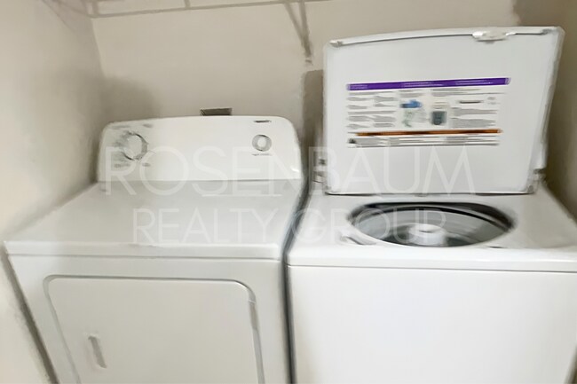 Foto del edificio - Charming 2-bedrooms, 2-baths duplex home p...