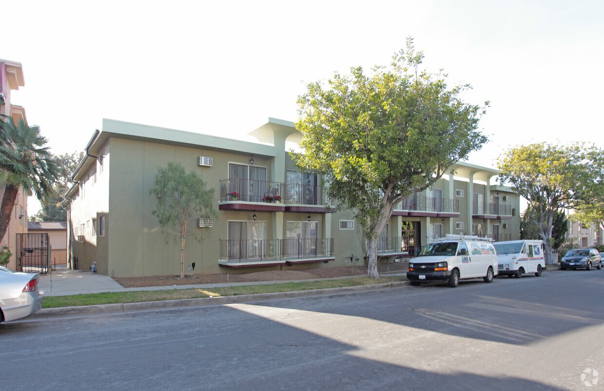 Foto del edificio - 6625 Springpark Ave