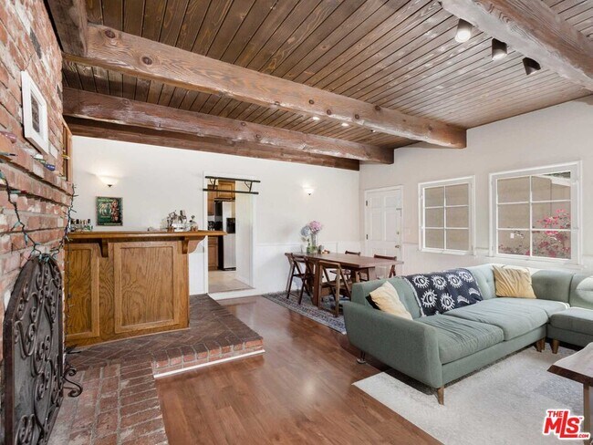 Building Photo - 5026 Laurel Canyon Blvd