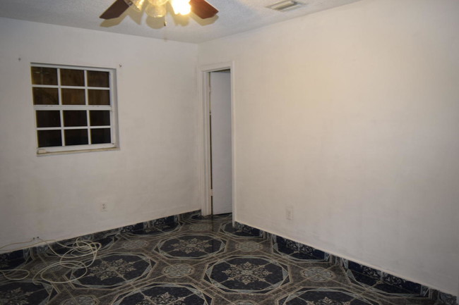 Building Photo - 500 Purdy Ln