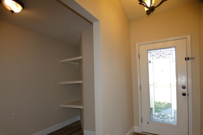 Building Photo - Beautiful 3/2 With Flex Room - Pace