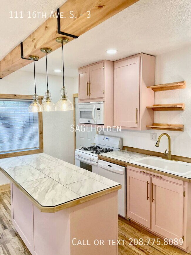 Foto del edificio - 111 16th Ave S