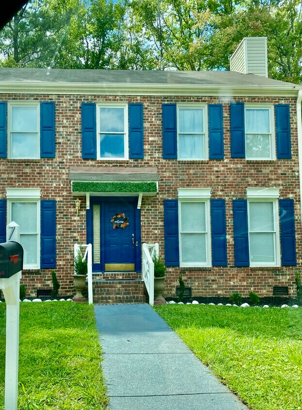 7 Heatherwood Ct, Greensboro, NC 27407 House for Rent in Greensboro