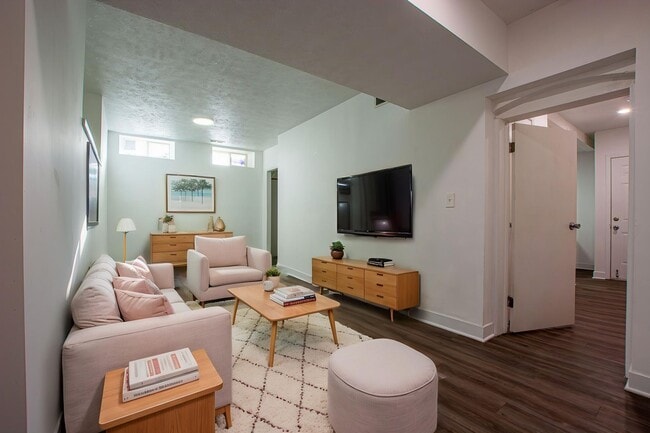 2415 E Street - 2415 E Street Apartment