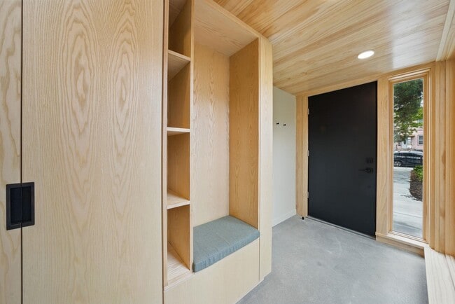 Foto del edificio - 11 Beacon Ave