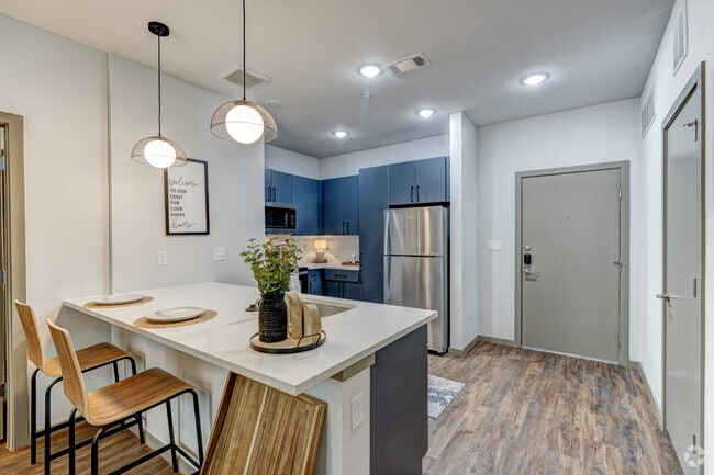 2BR, 2BA - 765SF - Kitchen - Global College Station