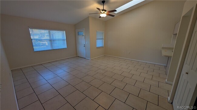 Foto del edificio - 5348 W Customer Ct