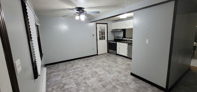 Cocina - Comedor - 237 Ingram Ave