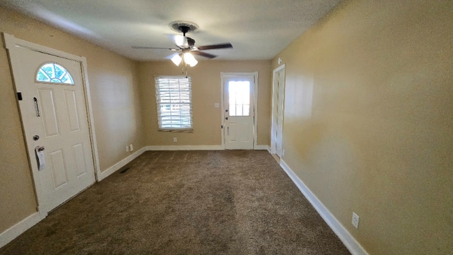 Building Photo - 1229 Greenfield Dr