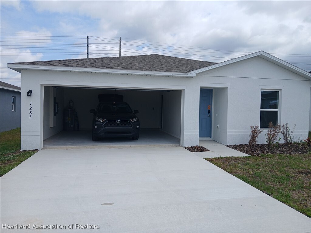 Primary Photo - 1285 Stone Ridge Cir