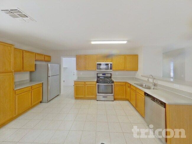 Foto del edificio - 43766 Elm Dr