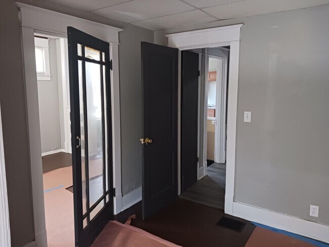 Foto del edificio - NEWLY REMODELED 3BED 1 BATH