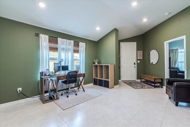 Foto del edificio - 268 Forest Moon Ln