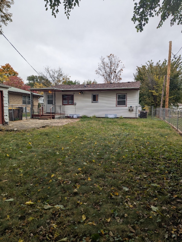 Foto del edificio - 1810 Midway Dr