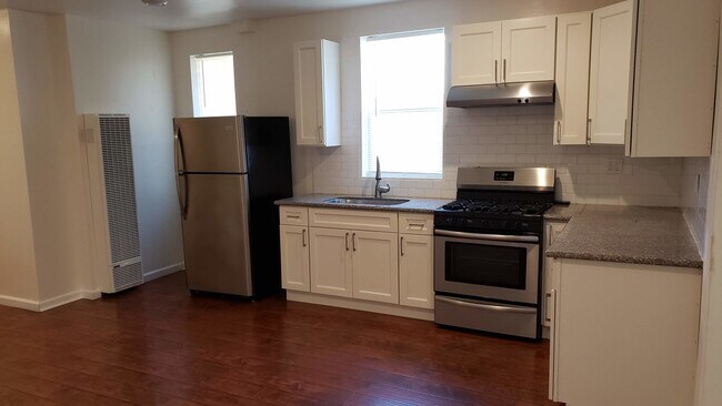 Foto del edificio - 344 W Poplar St