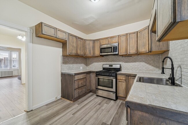 Building Photo - 4843 N Lawrence St