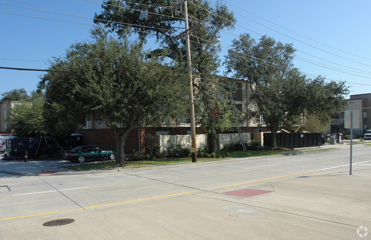 Primary Photo - 2101 Richland Ave