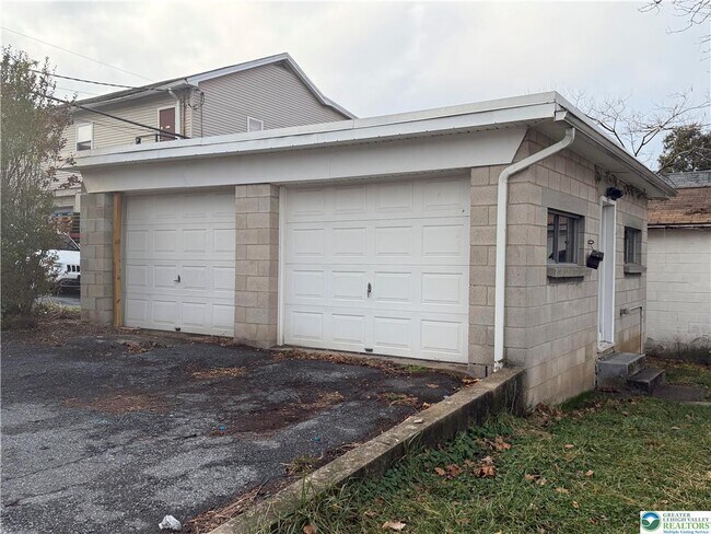 Foto del edificio - 32 N Front St