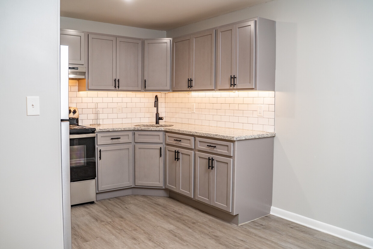 1 Bedroom 2-4B - Kenmore Apartments