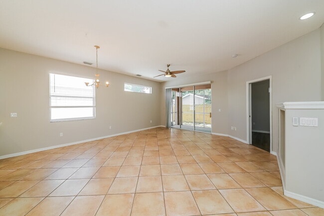 Foto del edificio - 1073 Whitegate Ct