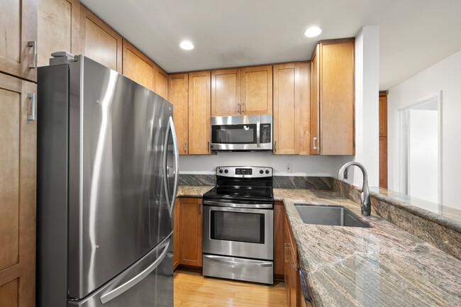 Building Photo - 4651 Pico St