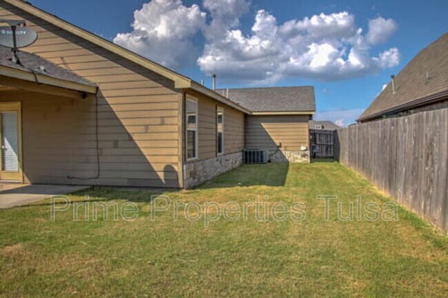Building Photo - 13696 S 87th E Ave