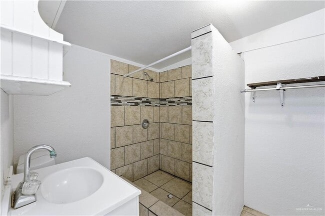 Foto del edificio - 8516 Hendrix Ave