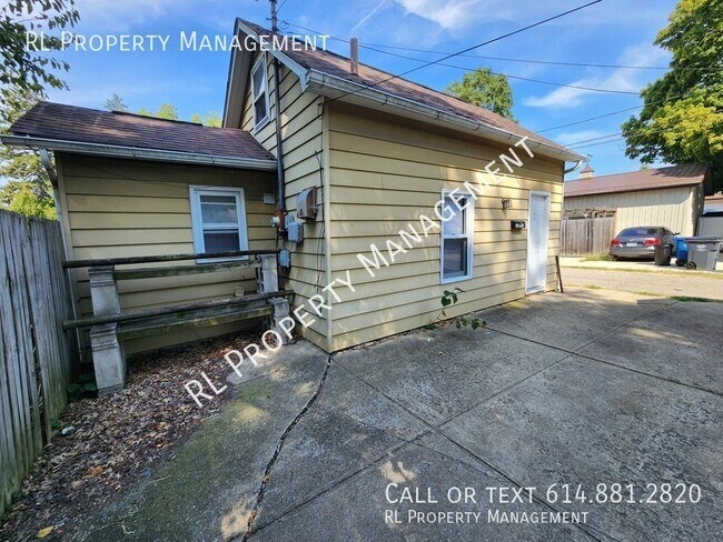 Building Photo - Charming 1 bedroom 1 bathroom apartment in...