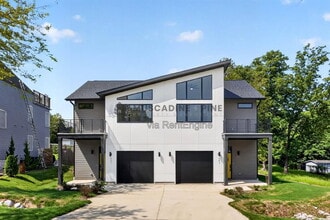 Building Photo - 543 Bragg St