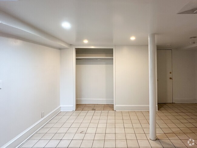 Building Photo - 308 W 105th St