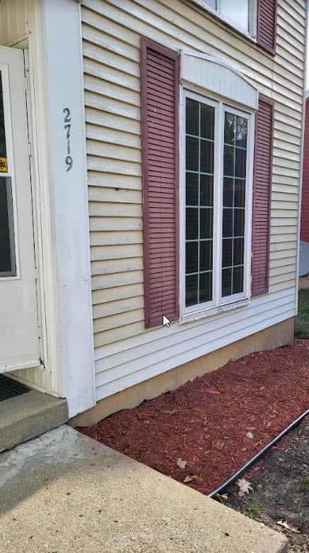 Building Photo - 2719 Narraganset Dr