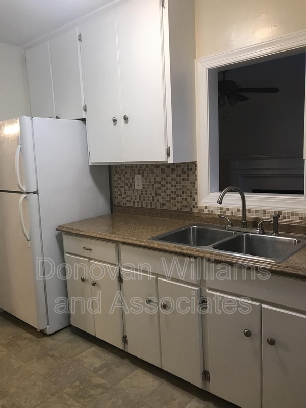 Building Photo - 2200 Thurmond Pl