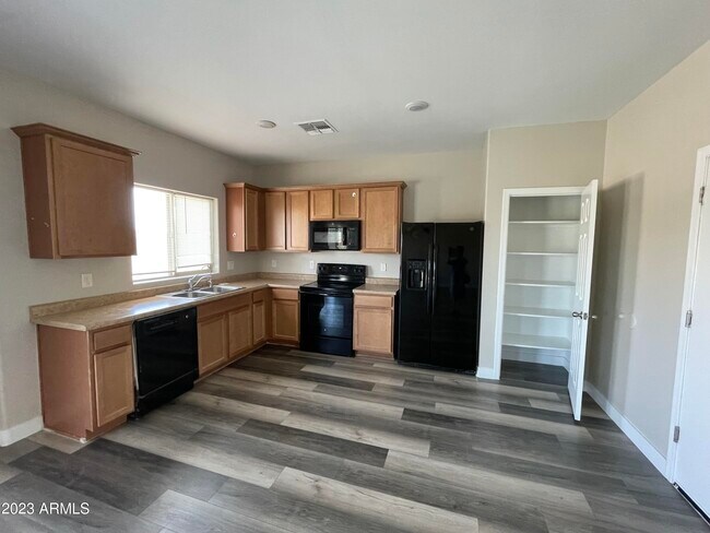 Building Photo - 8714 S 40th Ln