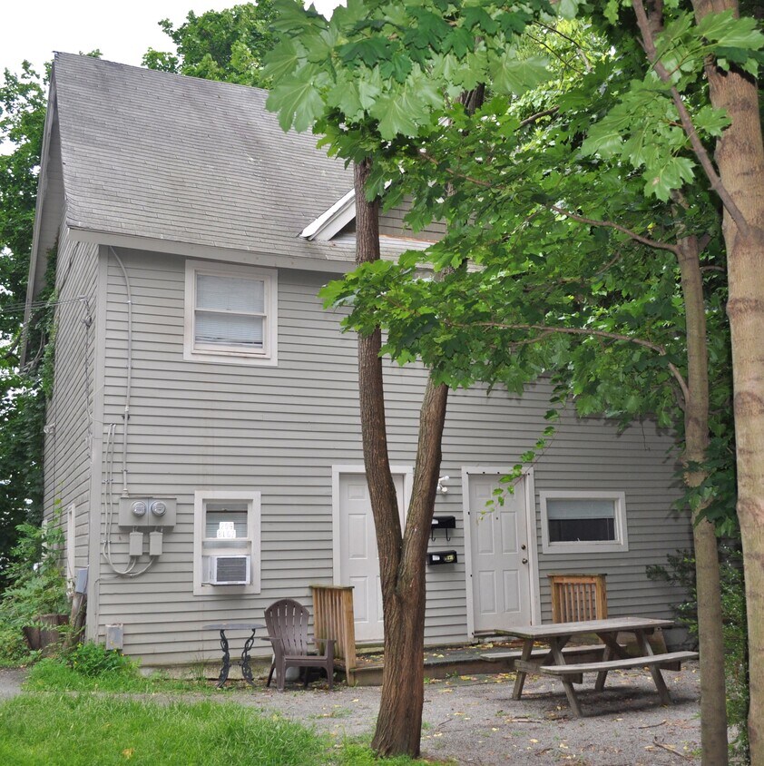 Primary Photo - 209 Williams St