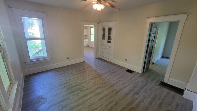 Foto del edificio - 1107 N Hickory St