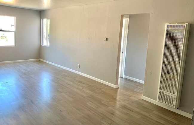 Foto del edificio - Great 3 Bed 1 Bath House with Garage in Ri...