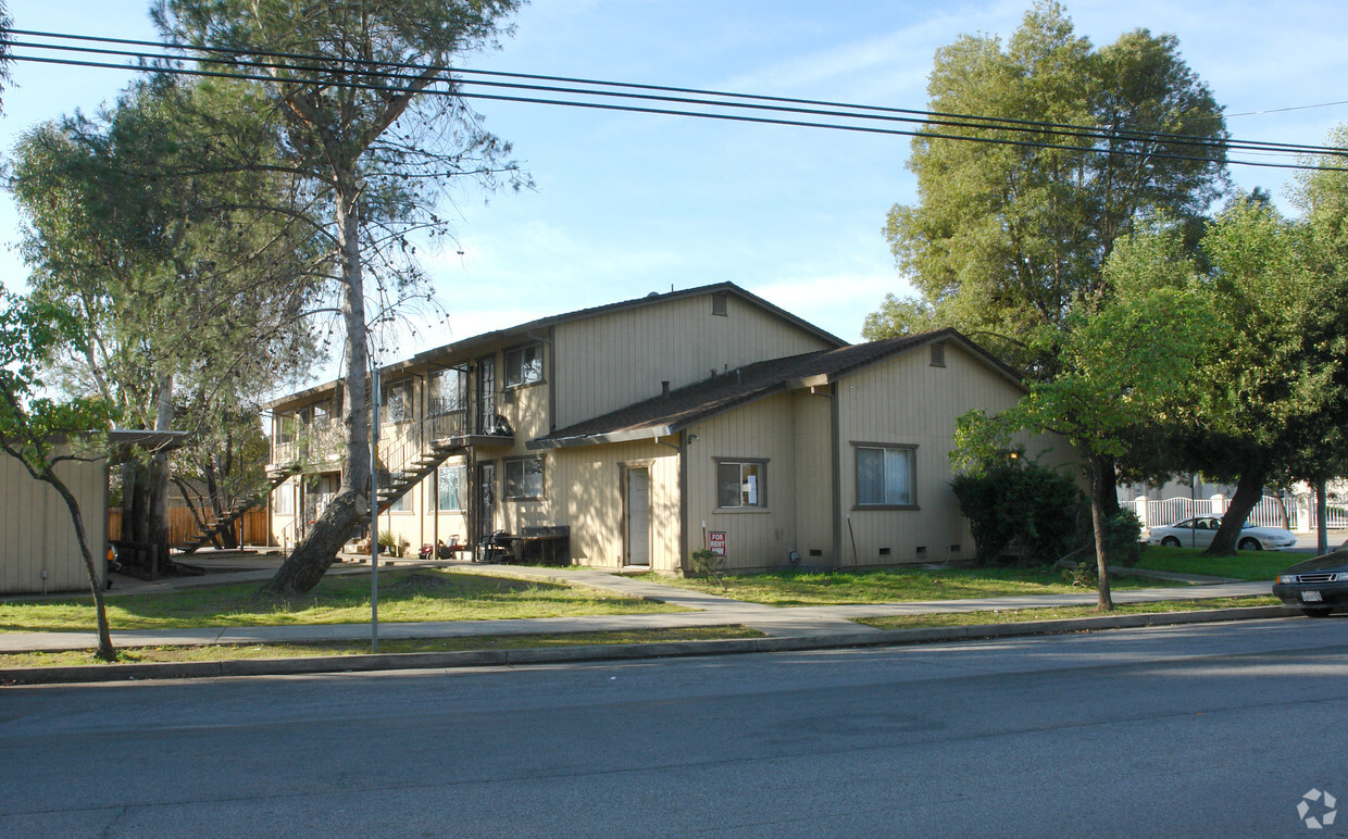 Building Photo - 320 Old Gilroy St