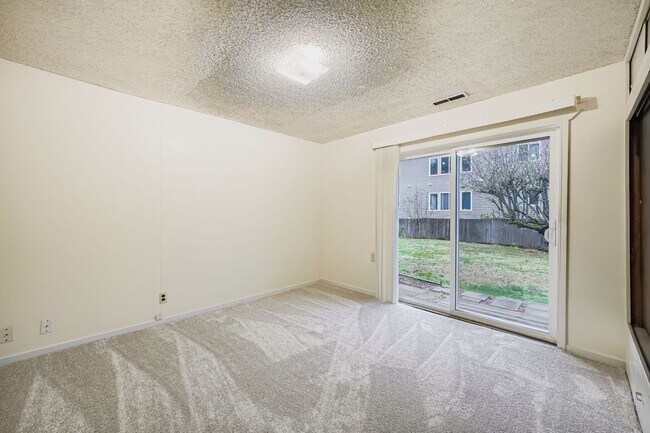 Foto del edificio - Shorewood Place 1035