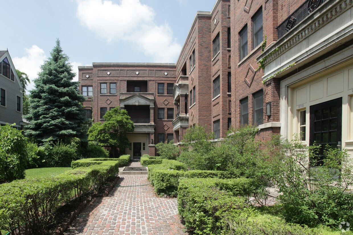 Foto del edificio - 5714-5718 S Kenwood Ave