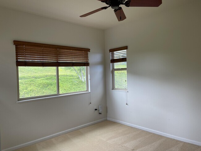 Building Photo - 211 Hooulu Ln